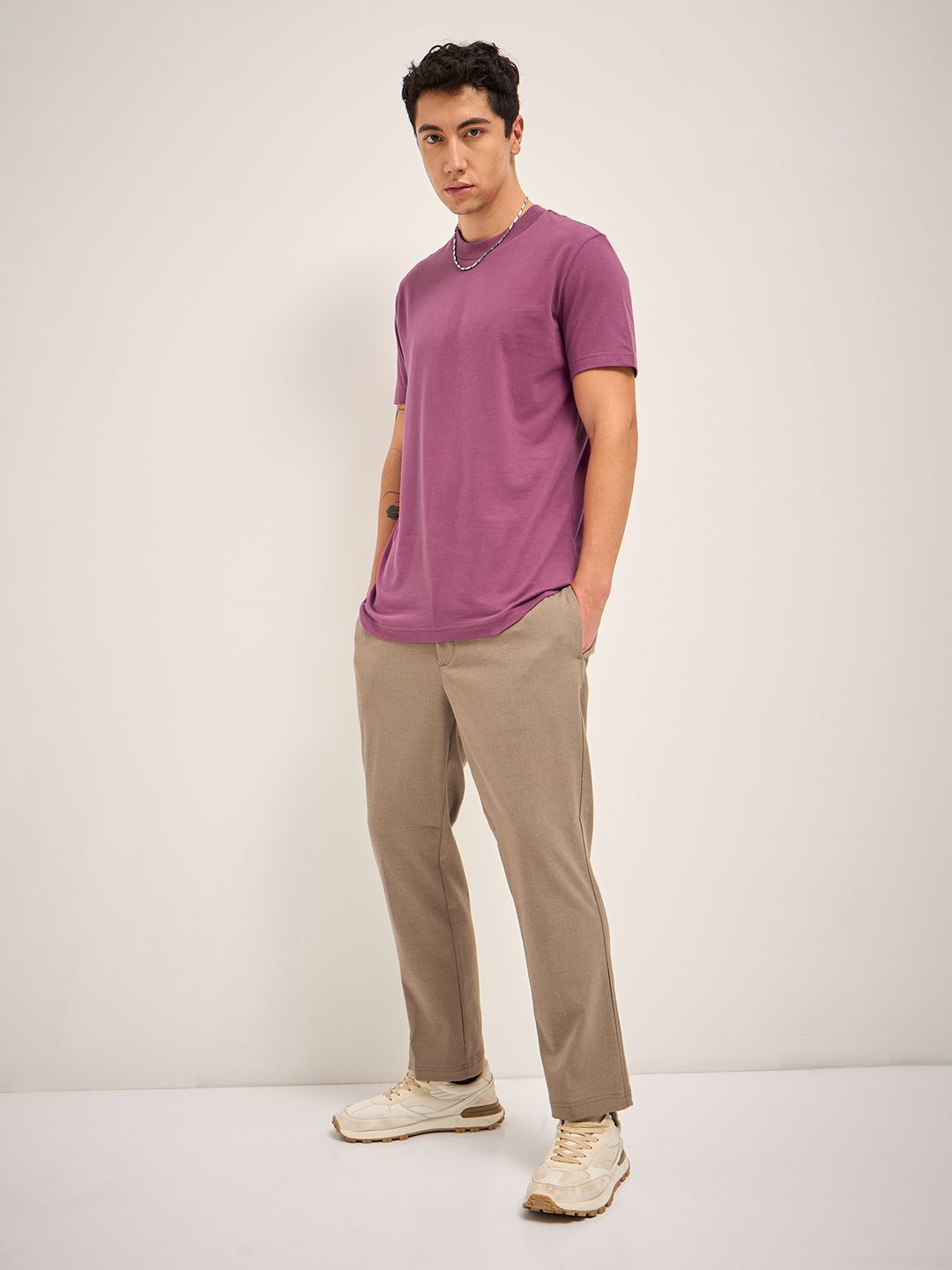 THE BEAR HOUSE Men Solid Round Neck Pure Cotton T-shirt