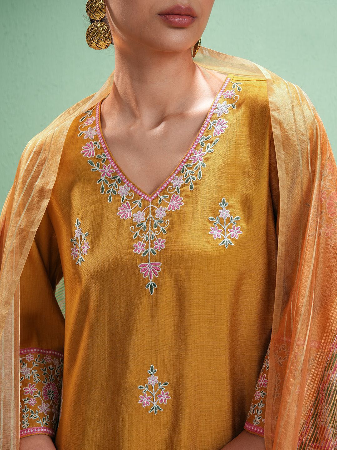 Vishudh Women Ethnic Motifs Embroidered Regular Thread Work Kurta with Trousers & With Dupatta