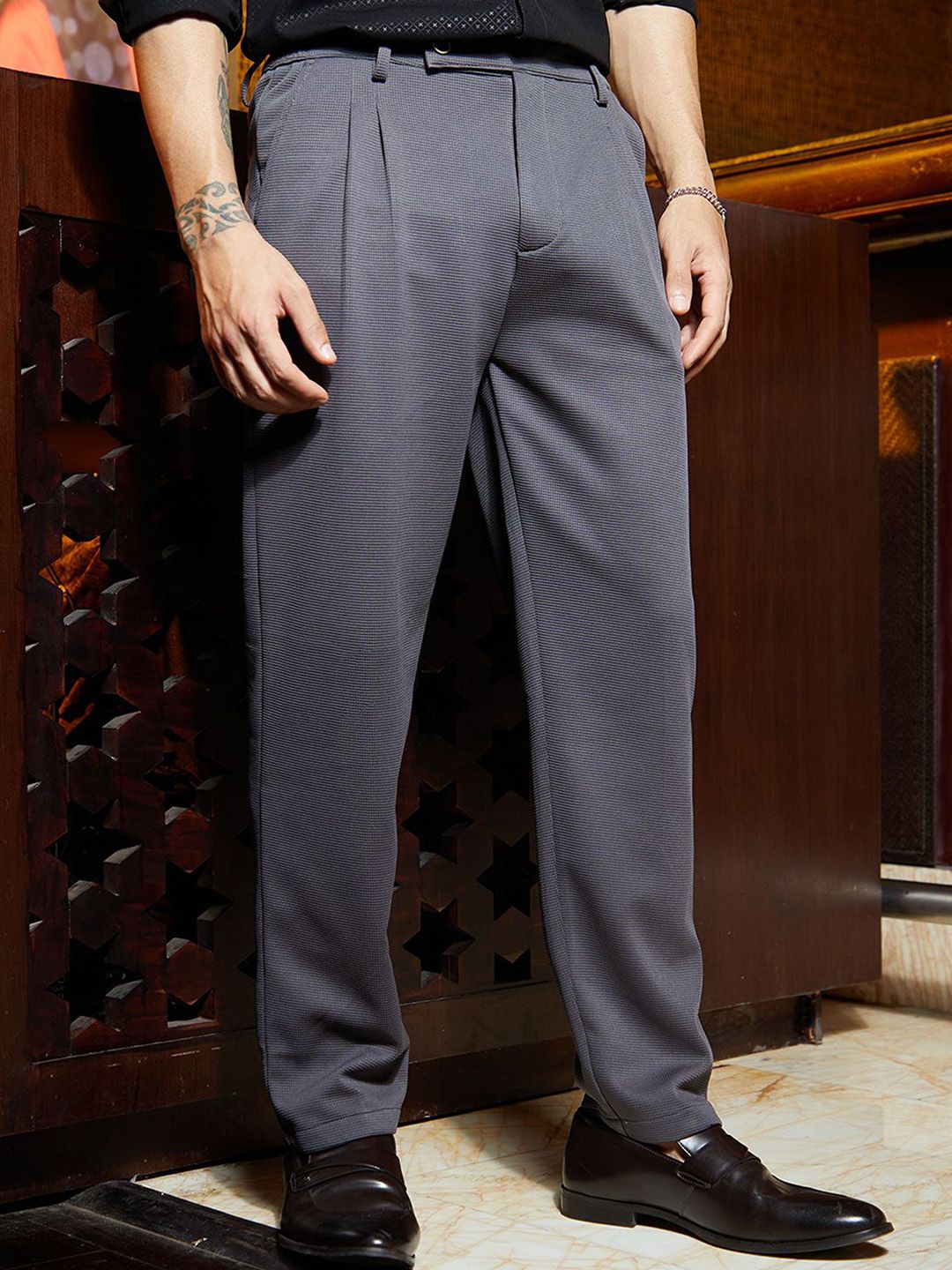 Campus Sutra Men Relaxed Fit Mid Rise Comfort Trousers