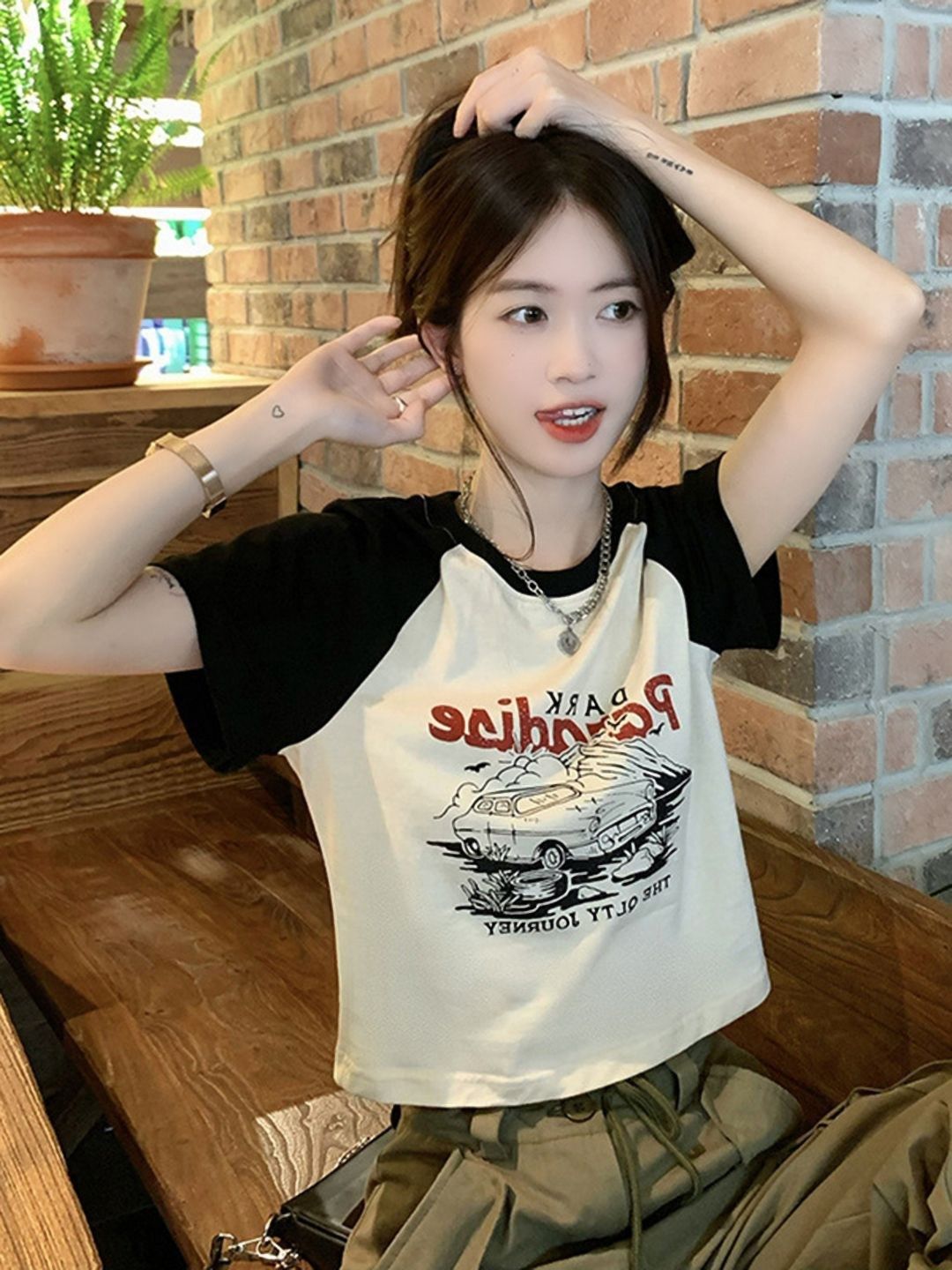 DressBerry Women Printed V-Neck Extended Sleeves Applique T-shirt