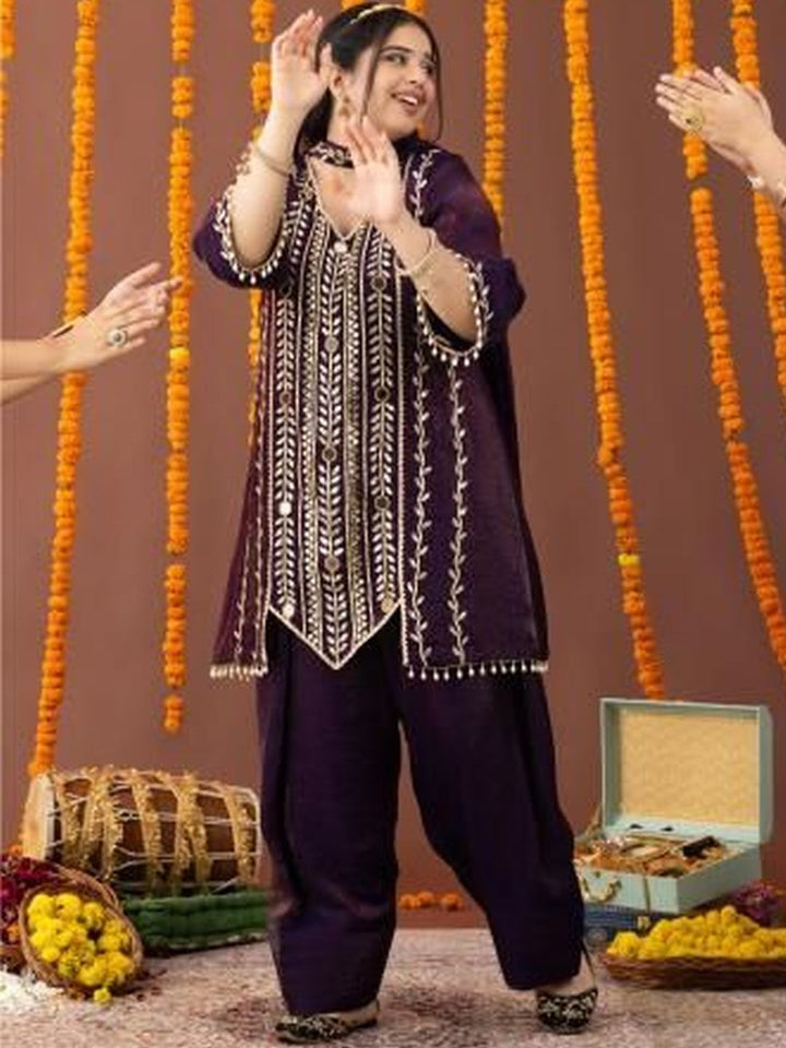 Mamicha Floral Embroidered Regular Kurta & Salwar With Dupatta