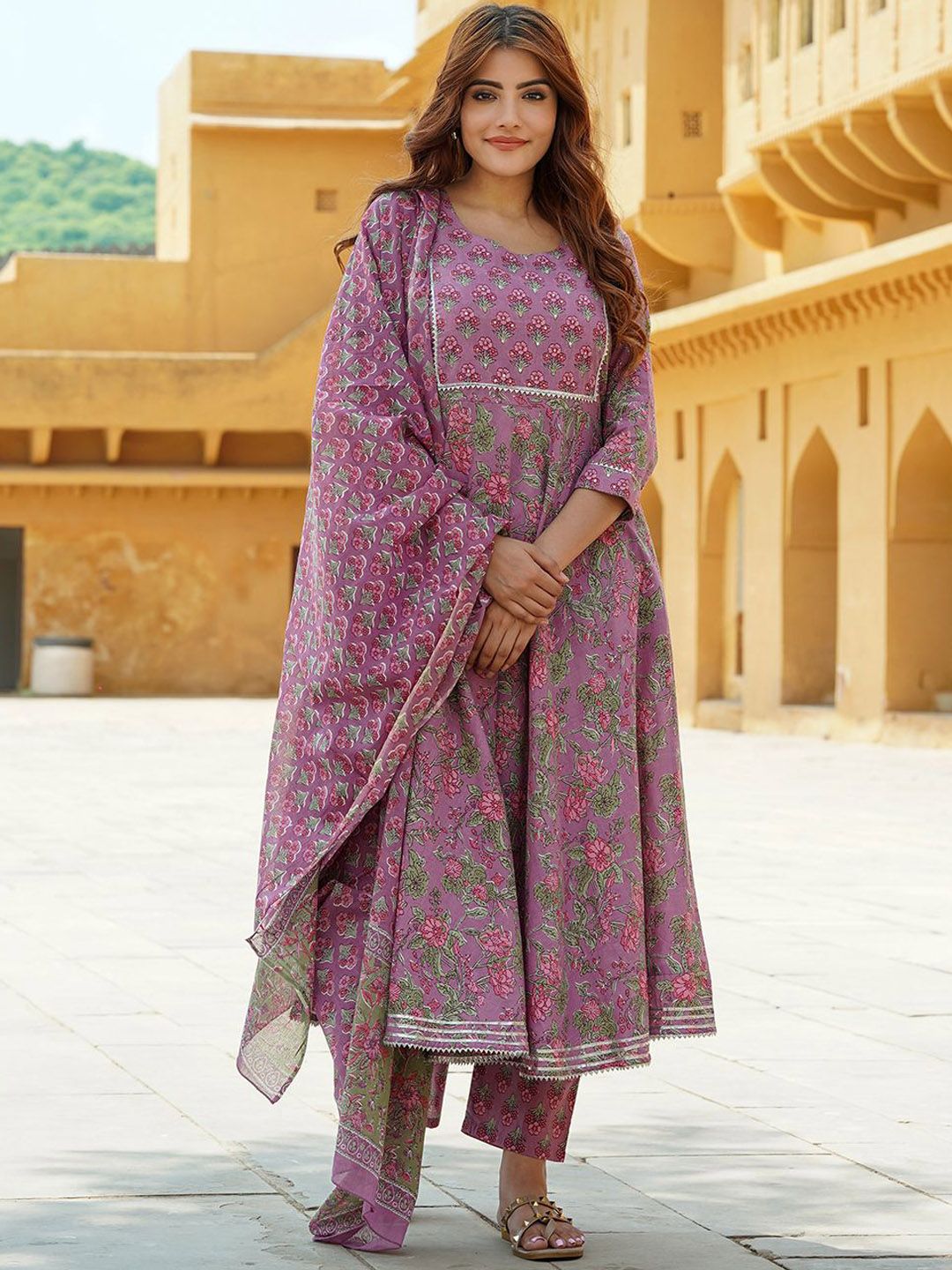 Kalini Floral Printed Gotta Patti Pure Cotton Anarkali Kurta Dengan Seluar & Dupatta