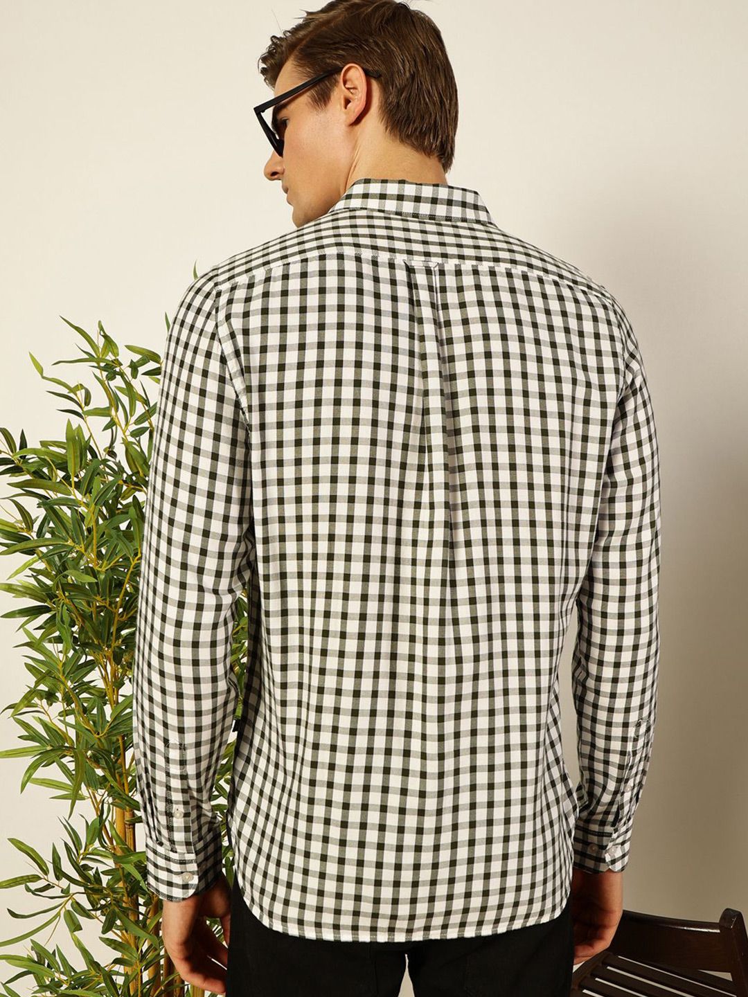 Thomas Scott Men Smart Spread Collar Micro Checked Cotton Slim Fit Casual Shirt