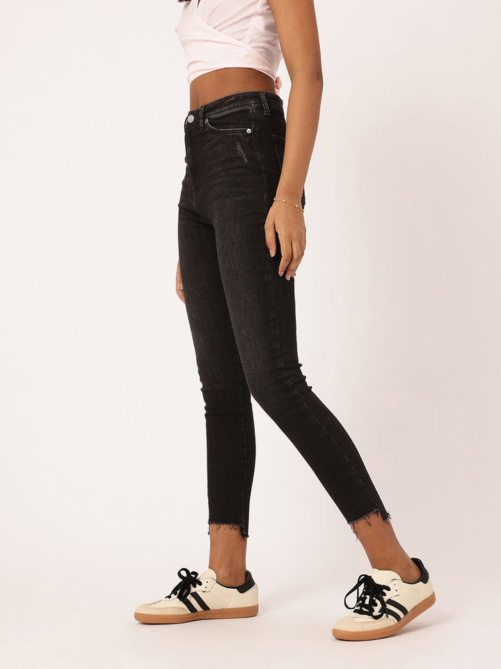 DressBerry Women Grunge Touch Skinny Fit Mildly Distressed Light Fade Frayed Cropped Jeans