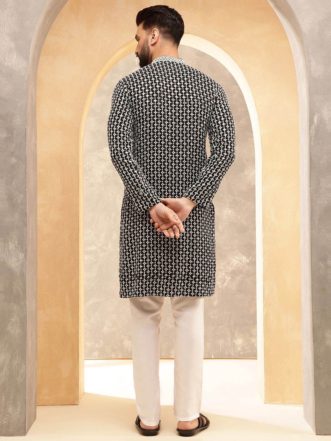 Anouk Black And White Geometric Embroidered Mandarin Collar Straight Kurta