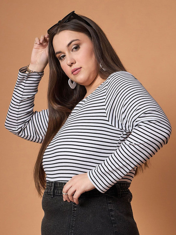 SASSAFRAS Curve Striped Sweetheart Neck Slit Sleeve Top