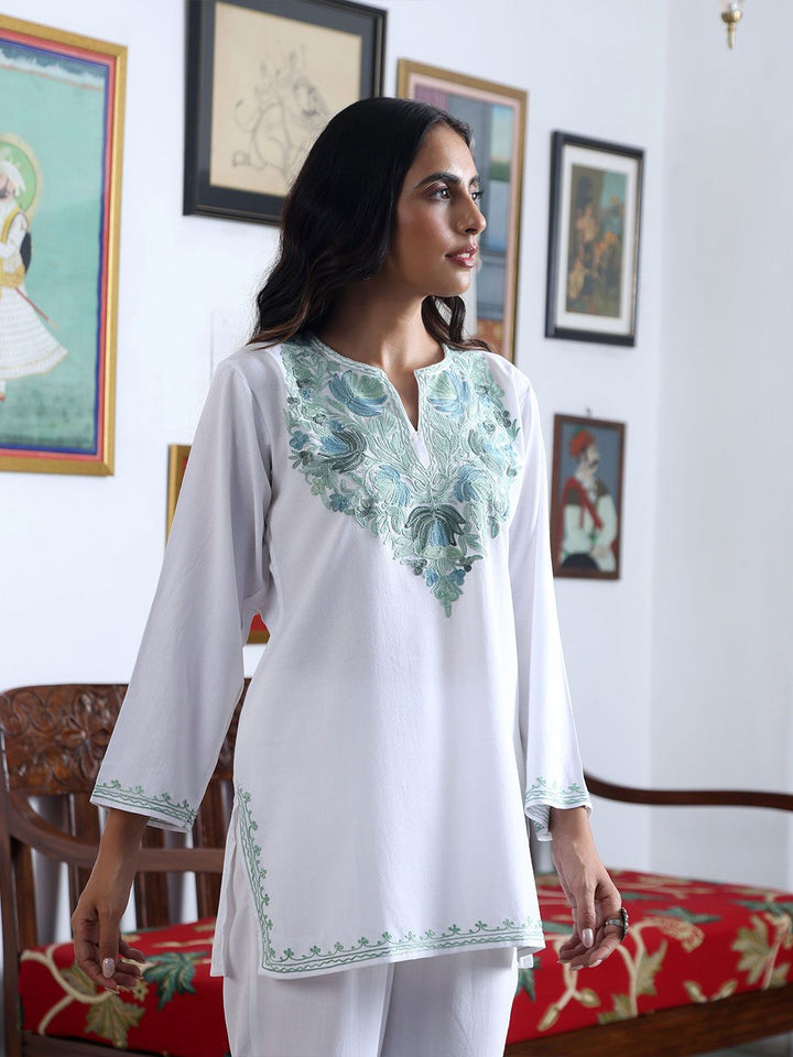 House of Chikankari Women White Cotton Aari Sulam Kurta