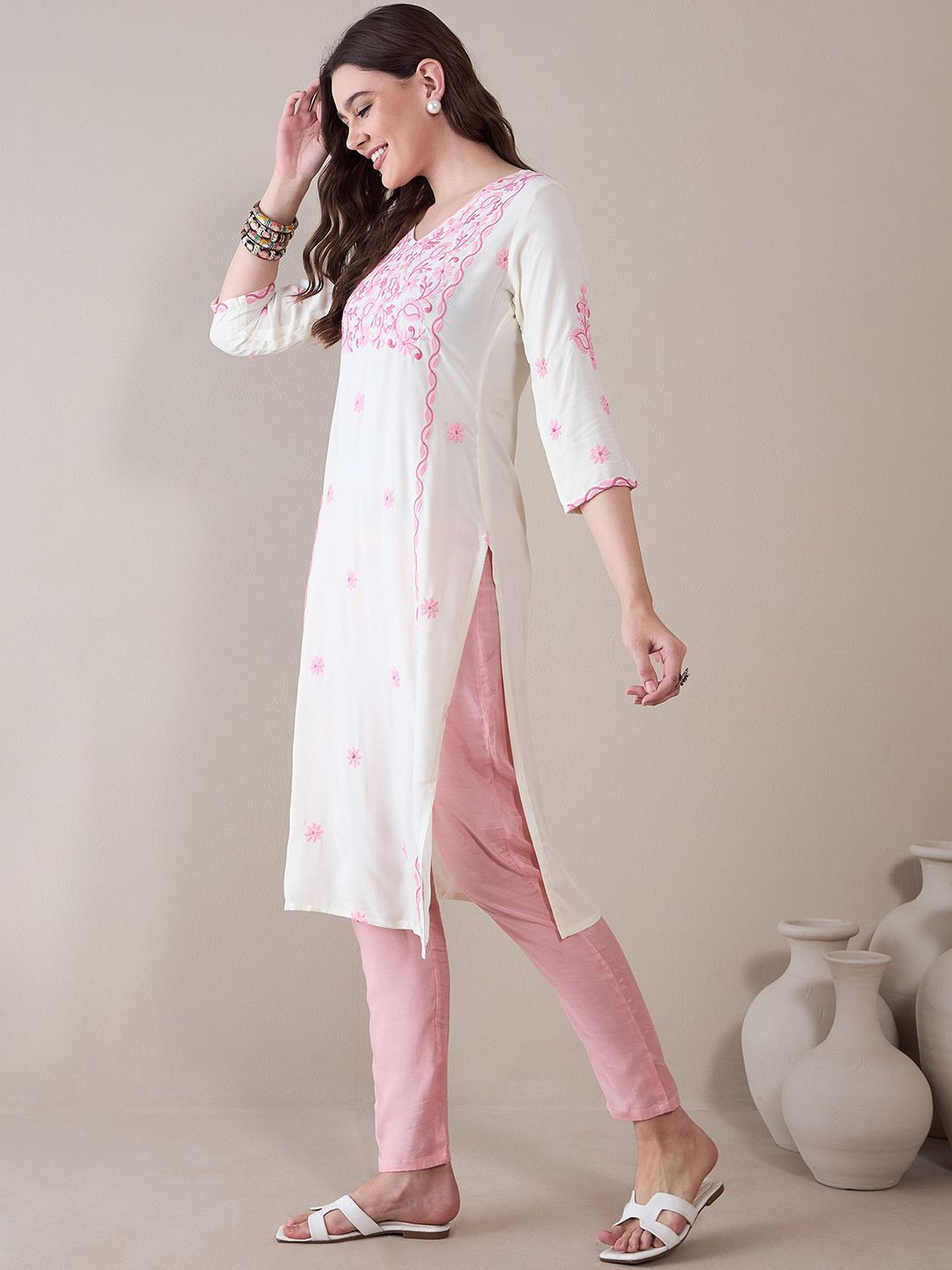 Anouk Floral Embroidered Thread Work Regular Straight Kurta
