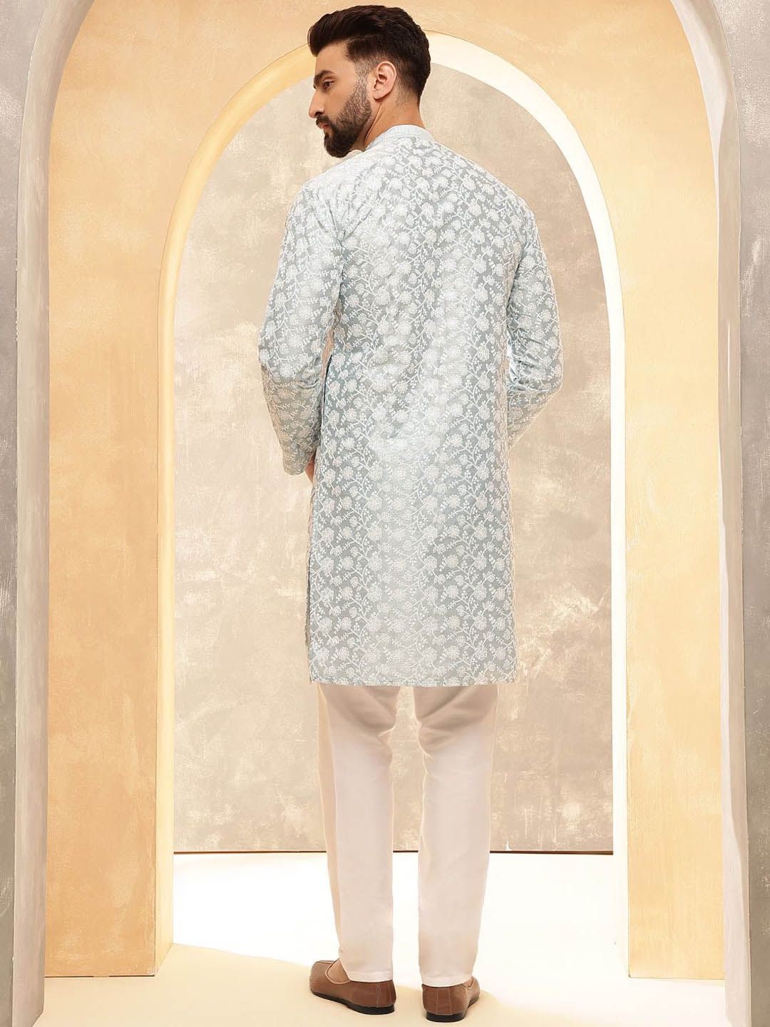 Anouk White Floral Sulam Band Kolar Kurta Lurus