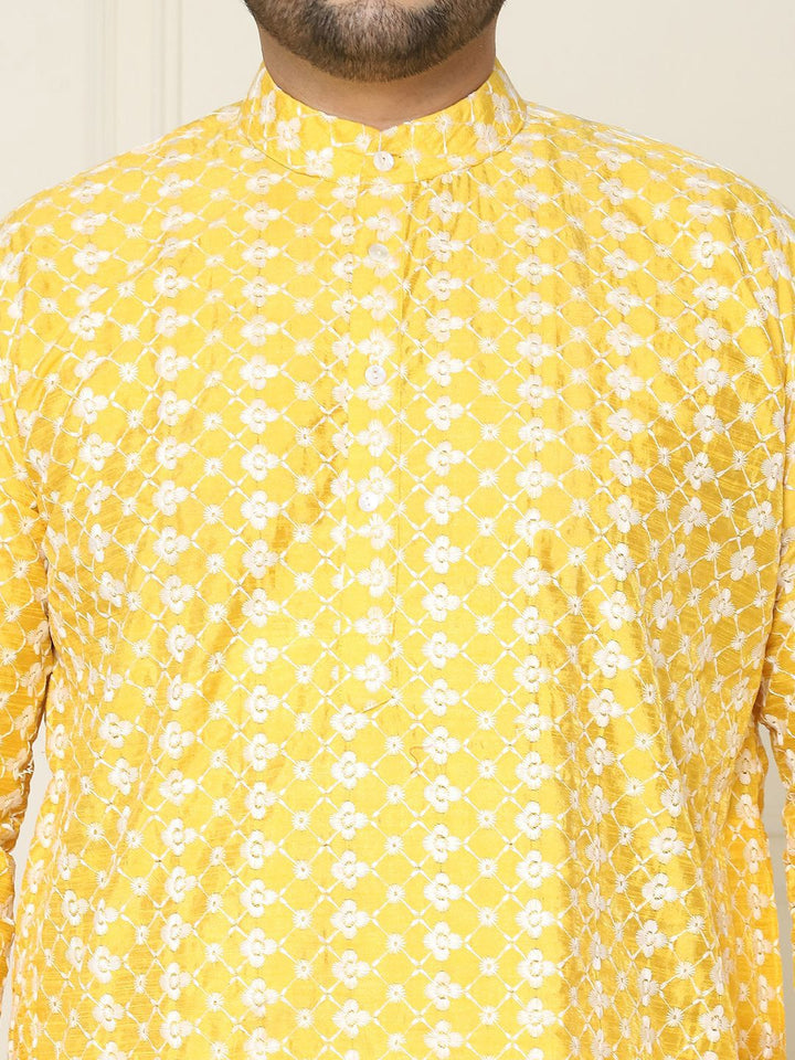 SOJANYA PLUS Floral Embroidered Thread Work Silk Cotton Straight Kurta with Pyjamas