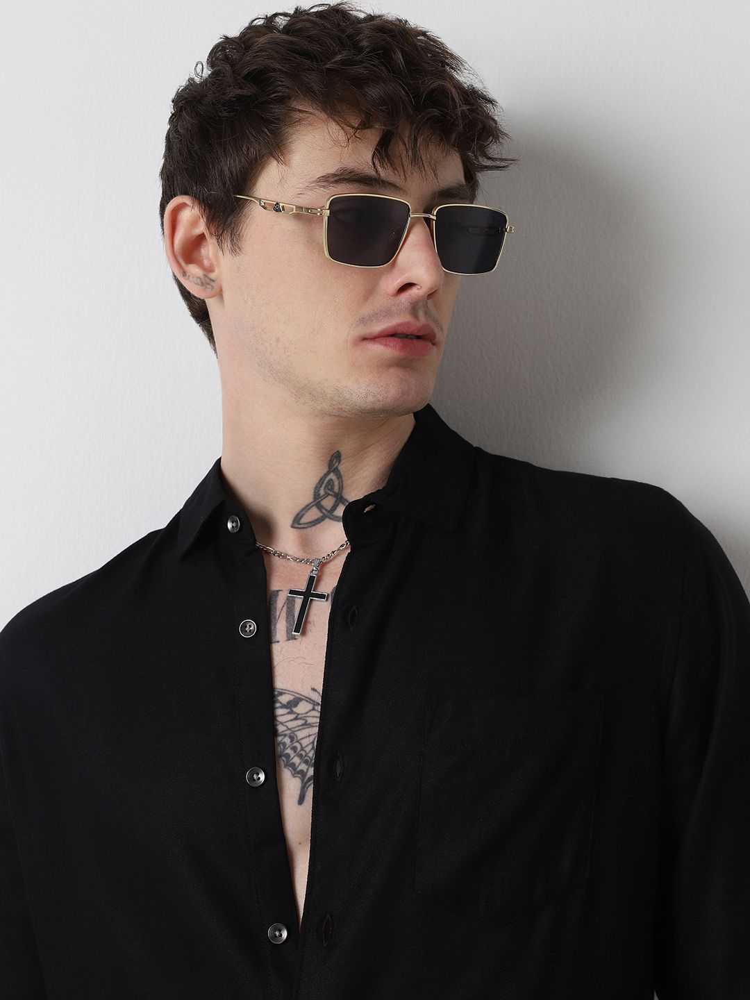 VASTRADO Men Solid Slim Fit Casual Shirt