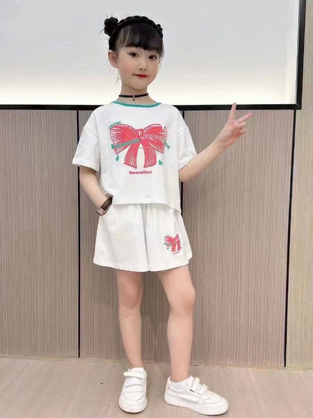 YK Girls Printed Round Neck T-Shirt With Shorts