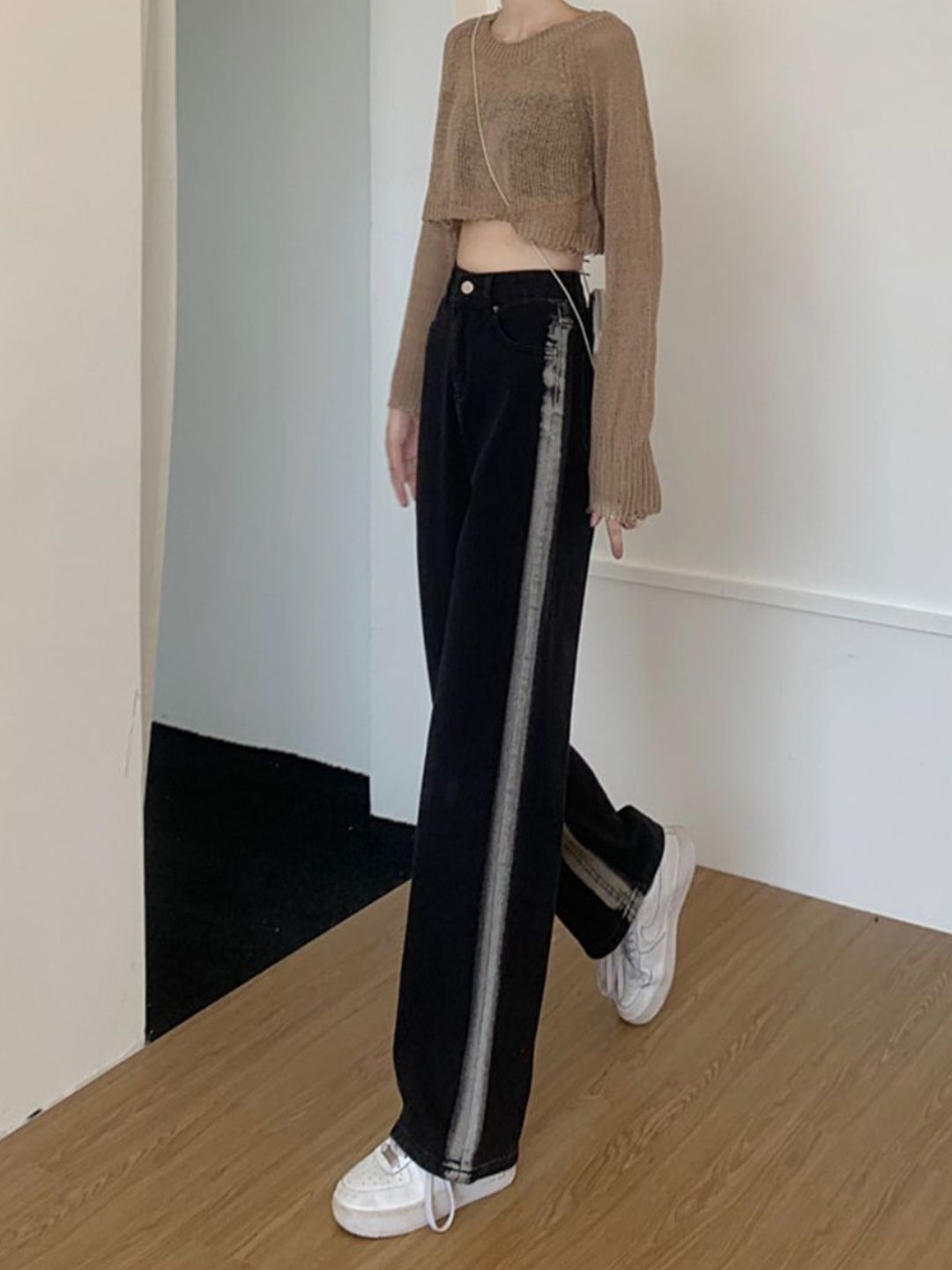 DressBerry Women Straight Fit with Side Striped Jeans