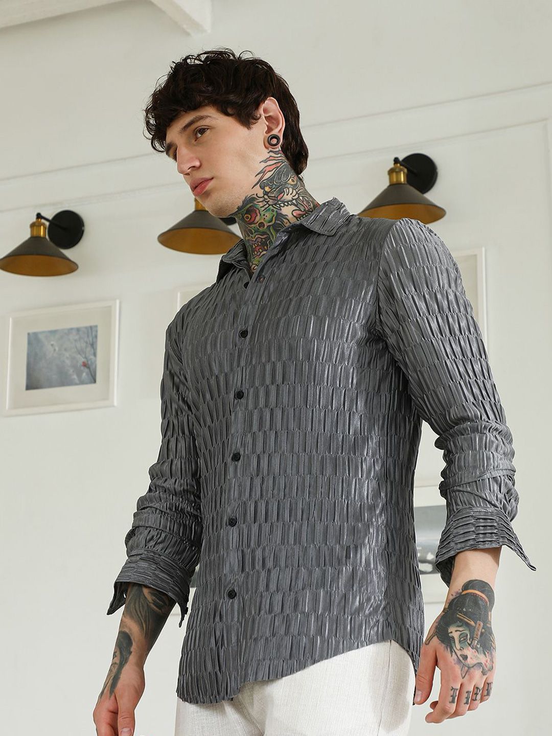 Campus Sutra Comfort Slim Fit Textured Spread Collar Casual Shirt