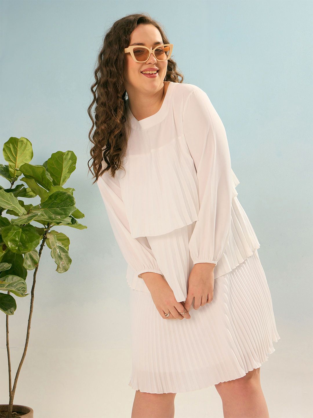 Sassafras Wanita Georgette Leher Bulat Fit & Flare Dress