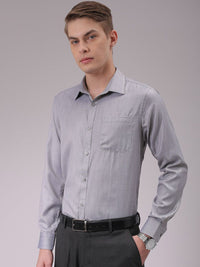 The Indian Garage Co. X Luxe Men Cutaway Collar Solid Slim Fit Formal Shirt