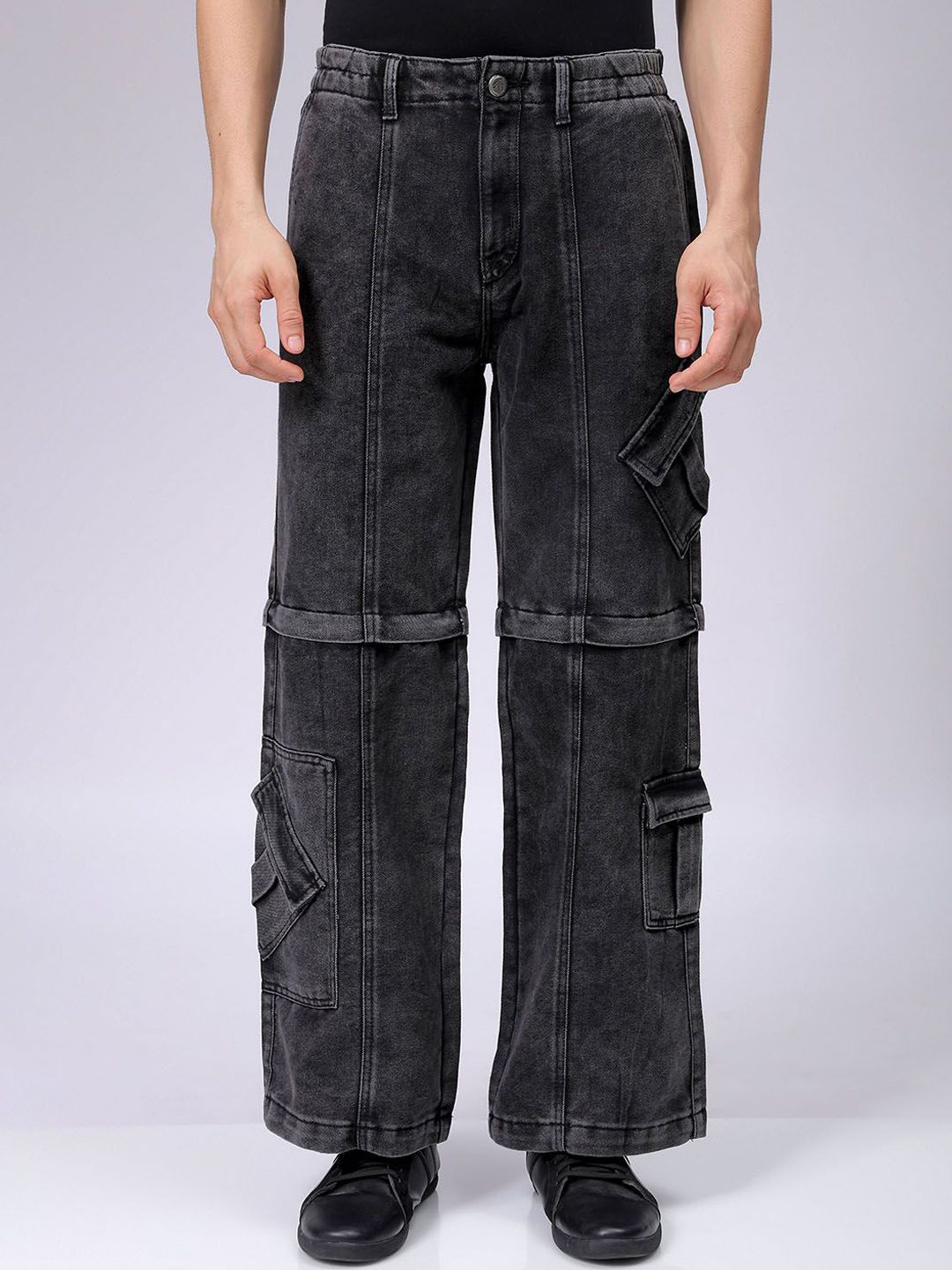 The Indian Garage Co Men Mid Rise Clean Look Wide Leg Relaxed Baggy Fit Cargo Jeans