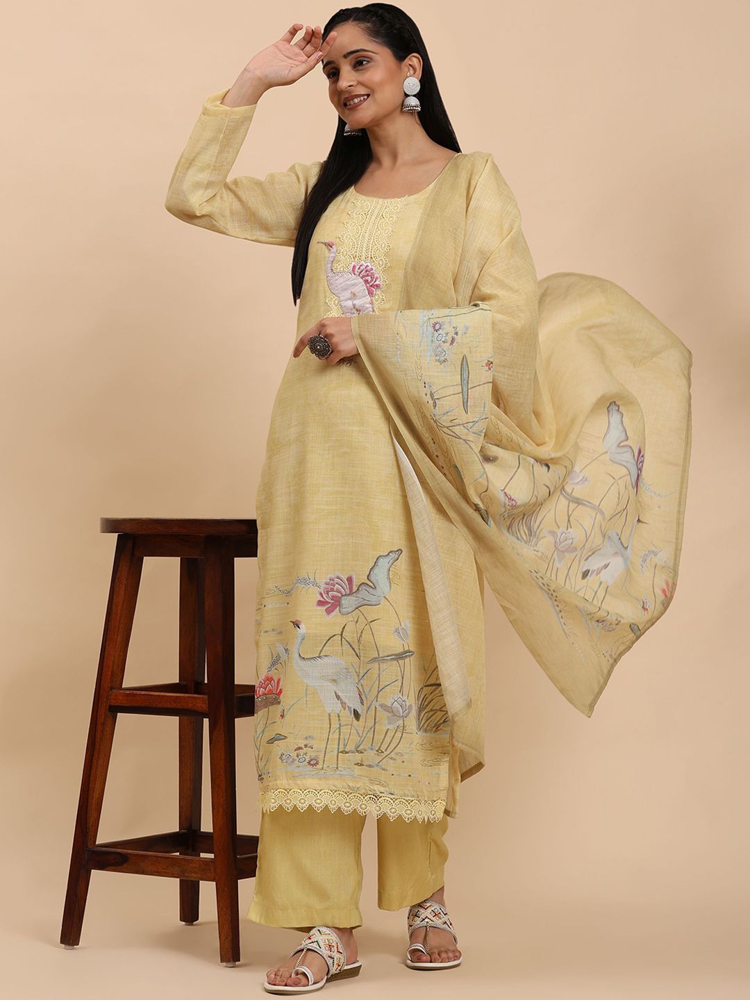 Mamicha Women Floral Printed Regular Pure Cotton Kurta with Trousers & With Dupatta