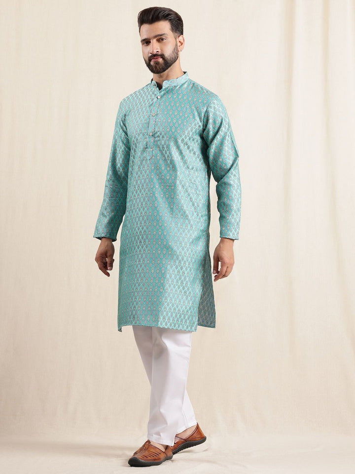 Anouk Ethnic Motifs Embroidered Mandarin Collar Jodhpuri Kurta With Pyjamas & Nehru Jacket