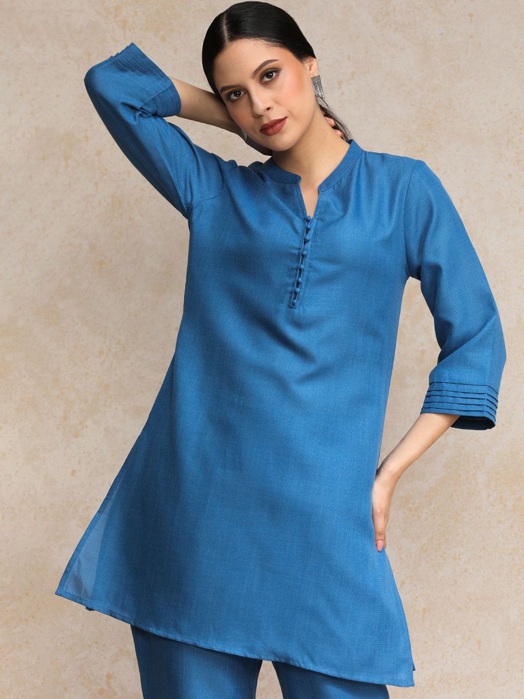 Varanga Women Mandarin Collar Flared Sleeve Kurta With Trouser
