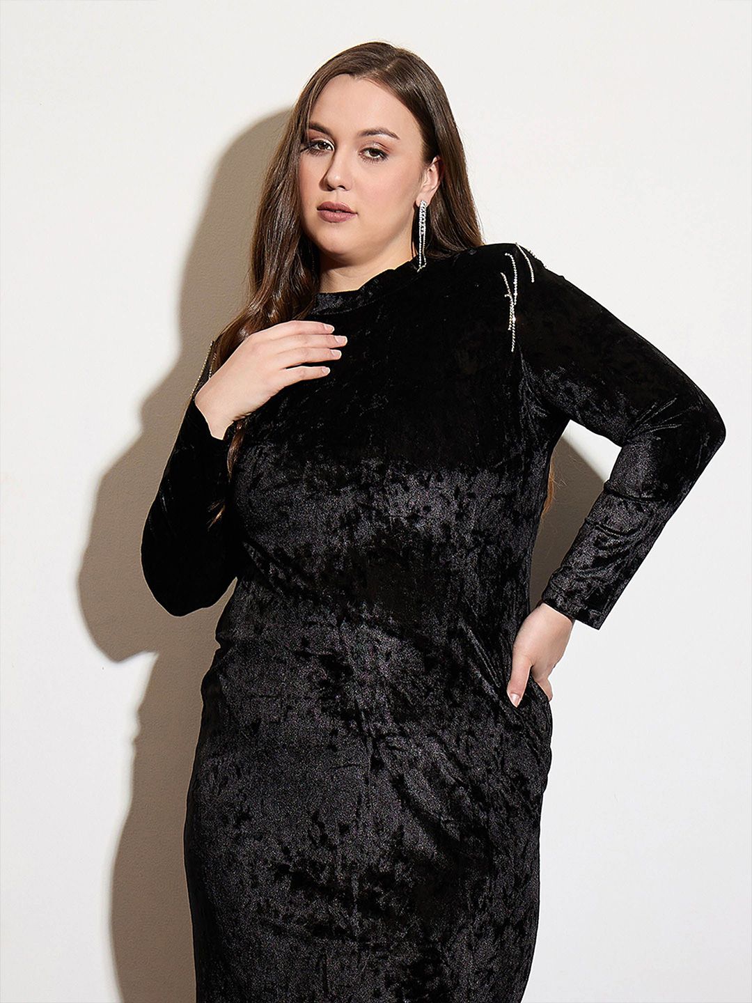 SASSAFRAS Curve Women Embellished Bodycon Midi Dress
