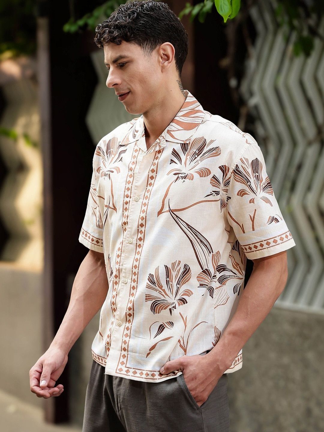 Eszett Men Floral Printed Casual Shirt