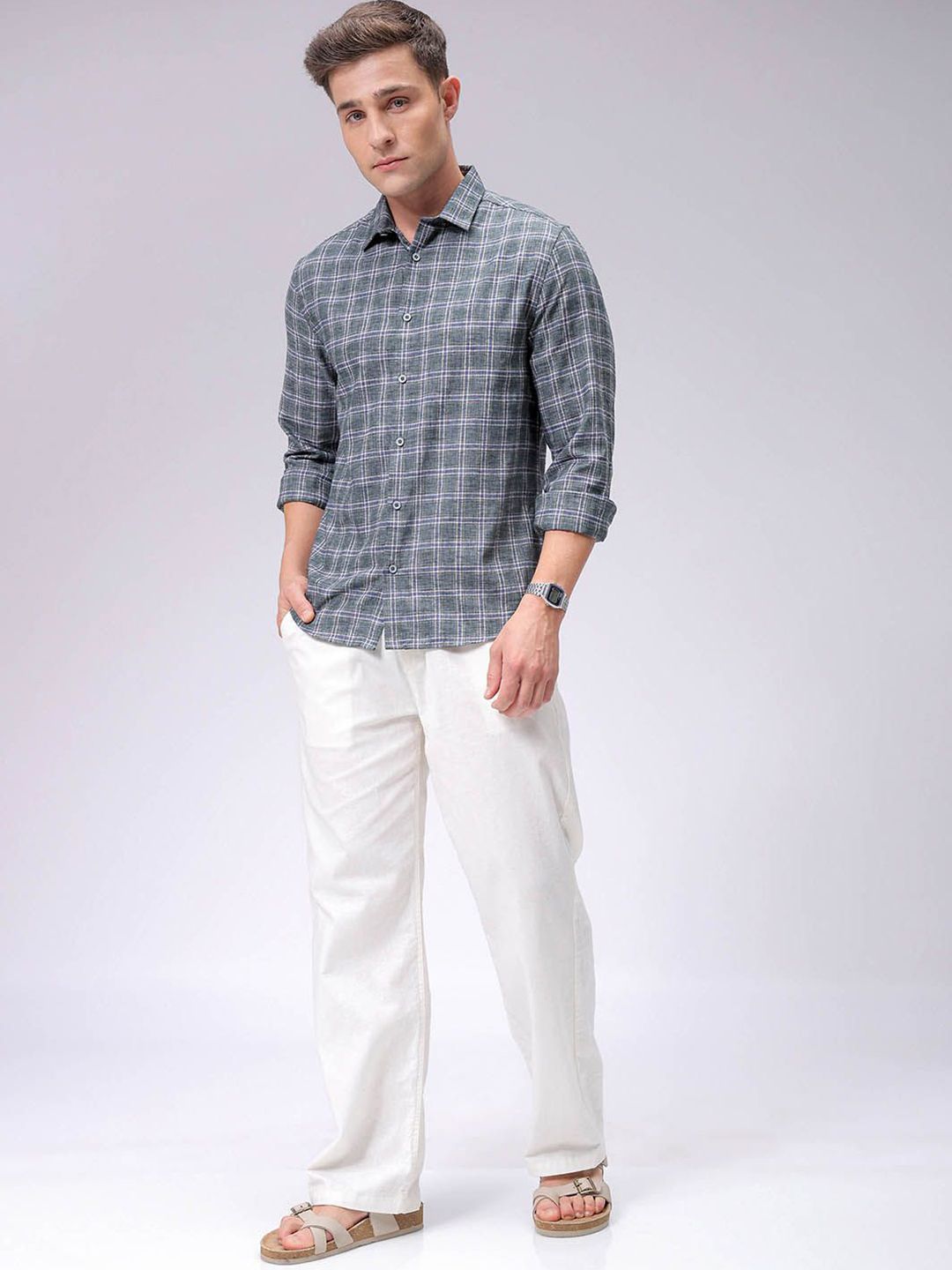 The Indian Garage Co Men Slim Fit Opaque Checked Casual Shirt