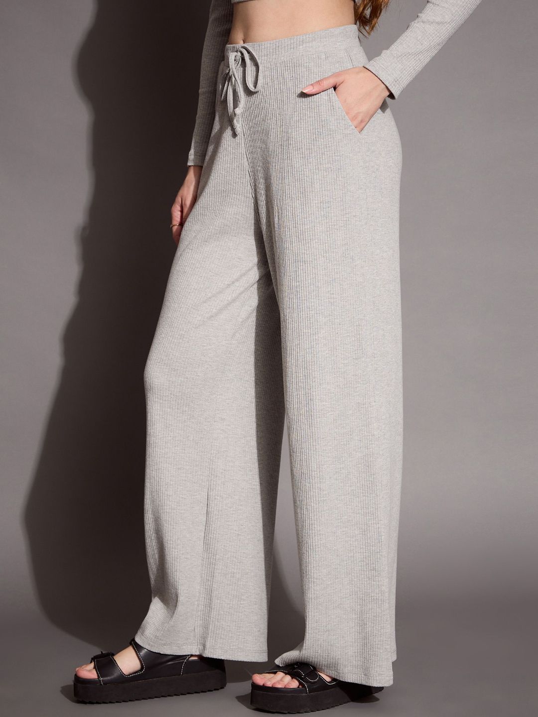 SASSAFRAS BASICS Solid Ribbed Trouser