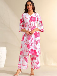 Mamicha Women Floral Printed Regular Pure Cotton Kurta with Trousers