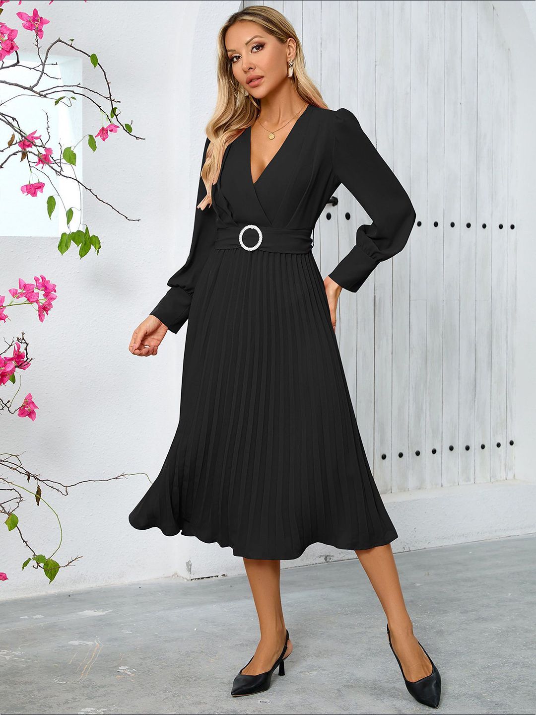 all about you Women V Neck Cuffed Sleeves A-Line Dress