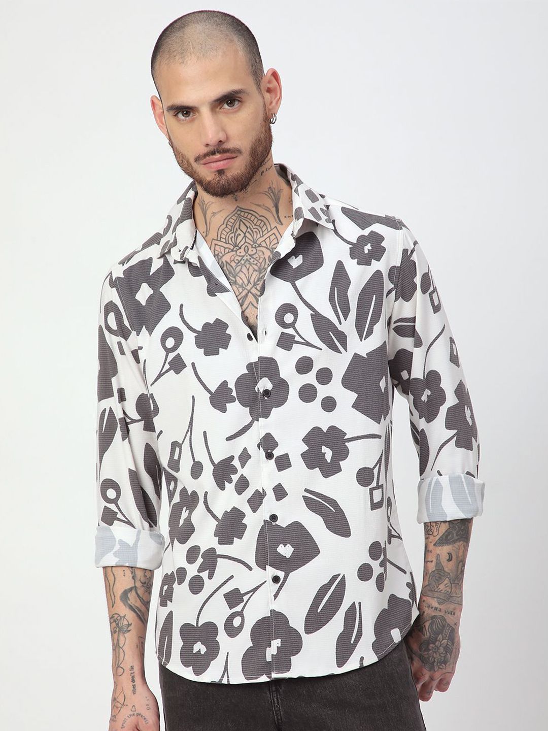 VASTRADO Men Classic Fit Spread Collar Floral Printed Casual Shirt