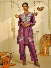 House of Chikankari Women Pink Crepe Chikankari Embroidered Kurta Set