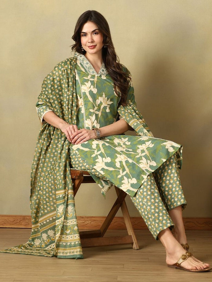Mamicha Women Floral Printed Angrakha Pure Cotton Kurta with Trousers & With Dupatta