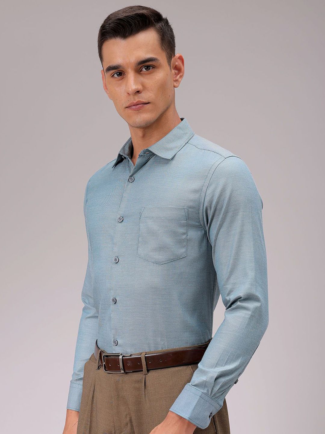 The Indian Garage Co. X Luxe Men Cutaway Collar Solid Slim Fit Formal Shirt