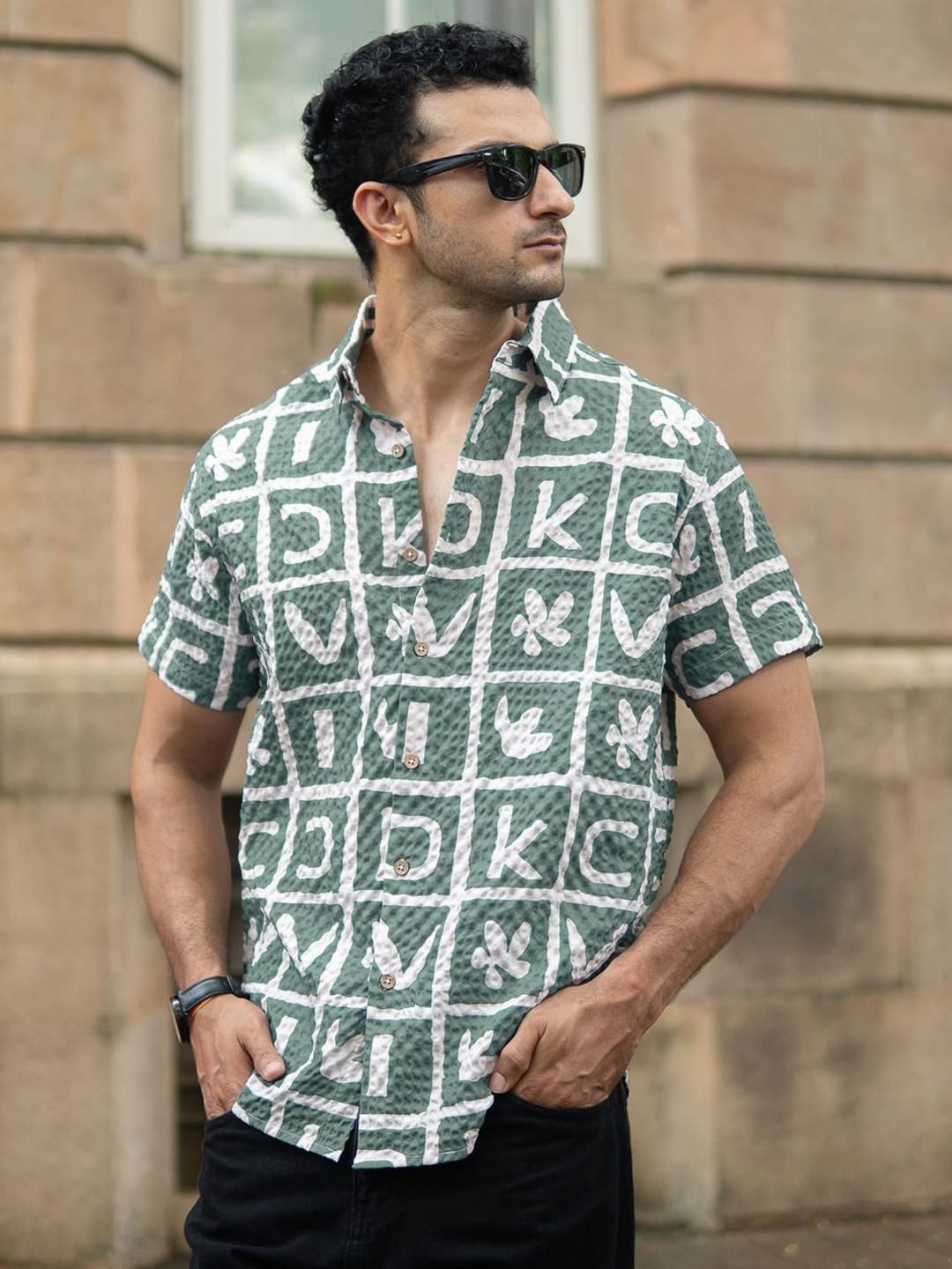 Powerlook Geometric Printed Short Sleeves Shirt