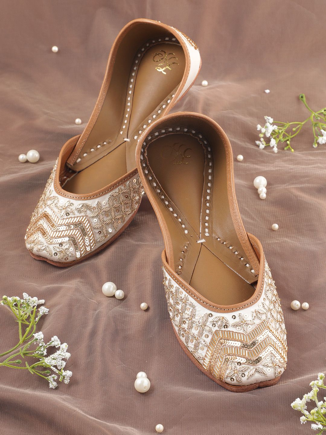 House of Pataudi Women Embellished Ethnic Mojaris