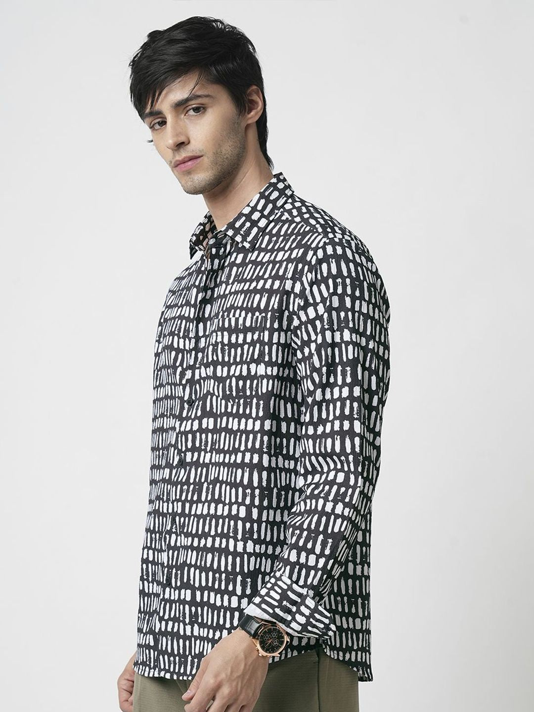VASTRADO Men Classic Spread Collar Geometric Printed Slim Fit Casual Shirt