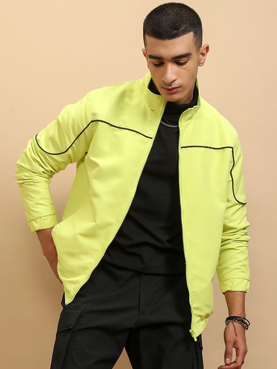 HIGHLANDER Men Colourblocked Crop Outdoor Bomber Jacket