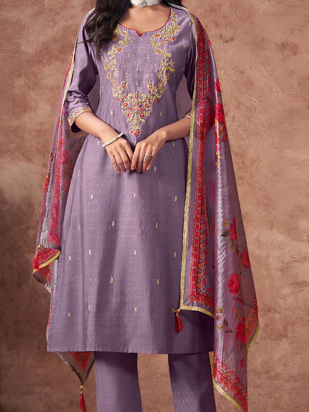 Varanga Women Floral Embroidered Regular Kurta with Trousers & With Dupatta