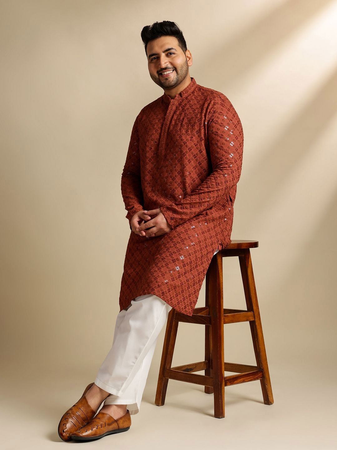 SOJANYA PLUS Embroidered Mandarin Collar Straight Pure Cotton Kurta