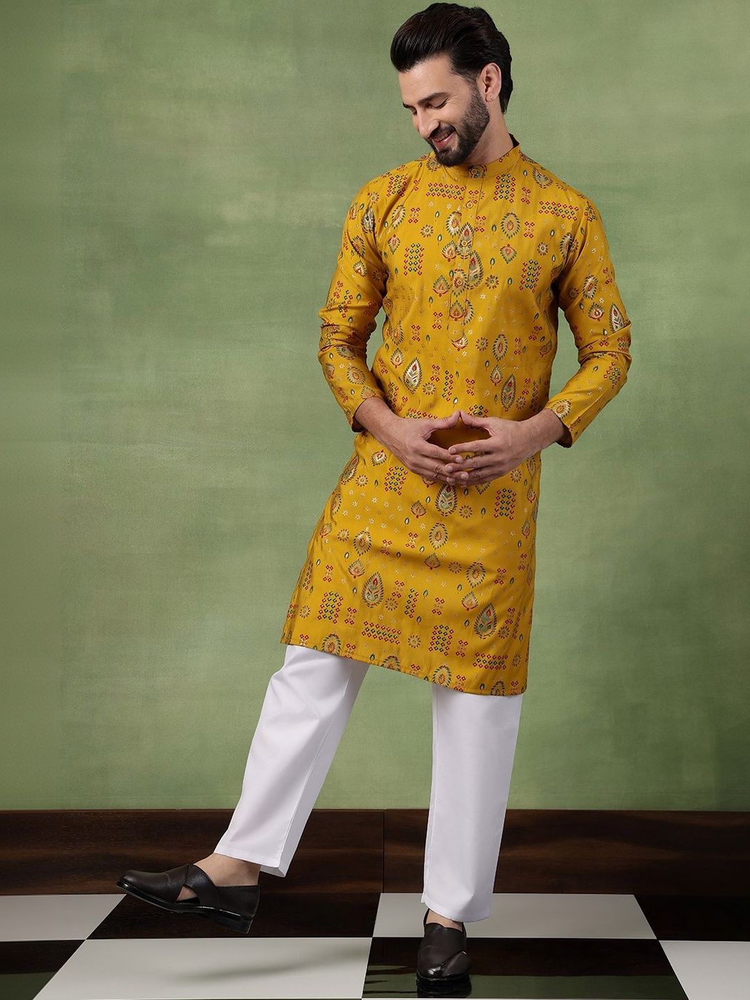 SOJANYA Men Bandhani Printed Kurta