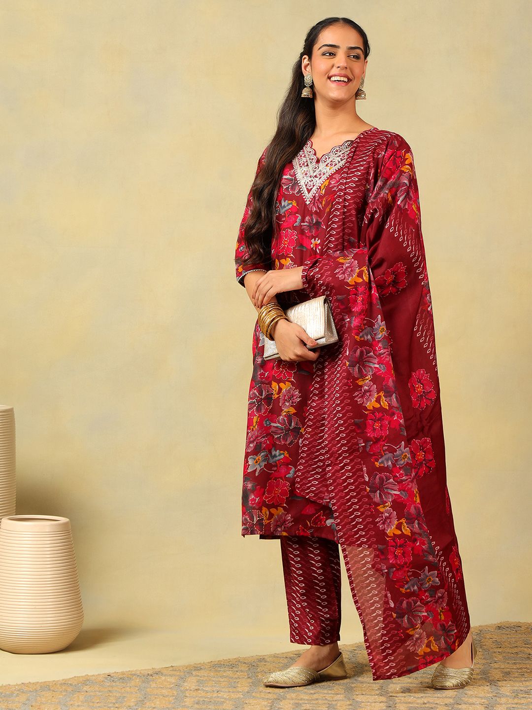 Mamicha Women Floral Printed Regular Thread Work Pure Cotton Kurta with Trousers & With Dupatta
