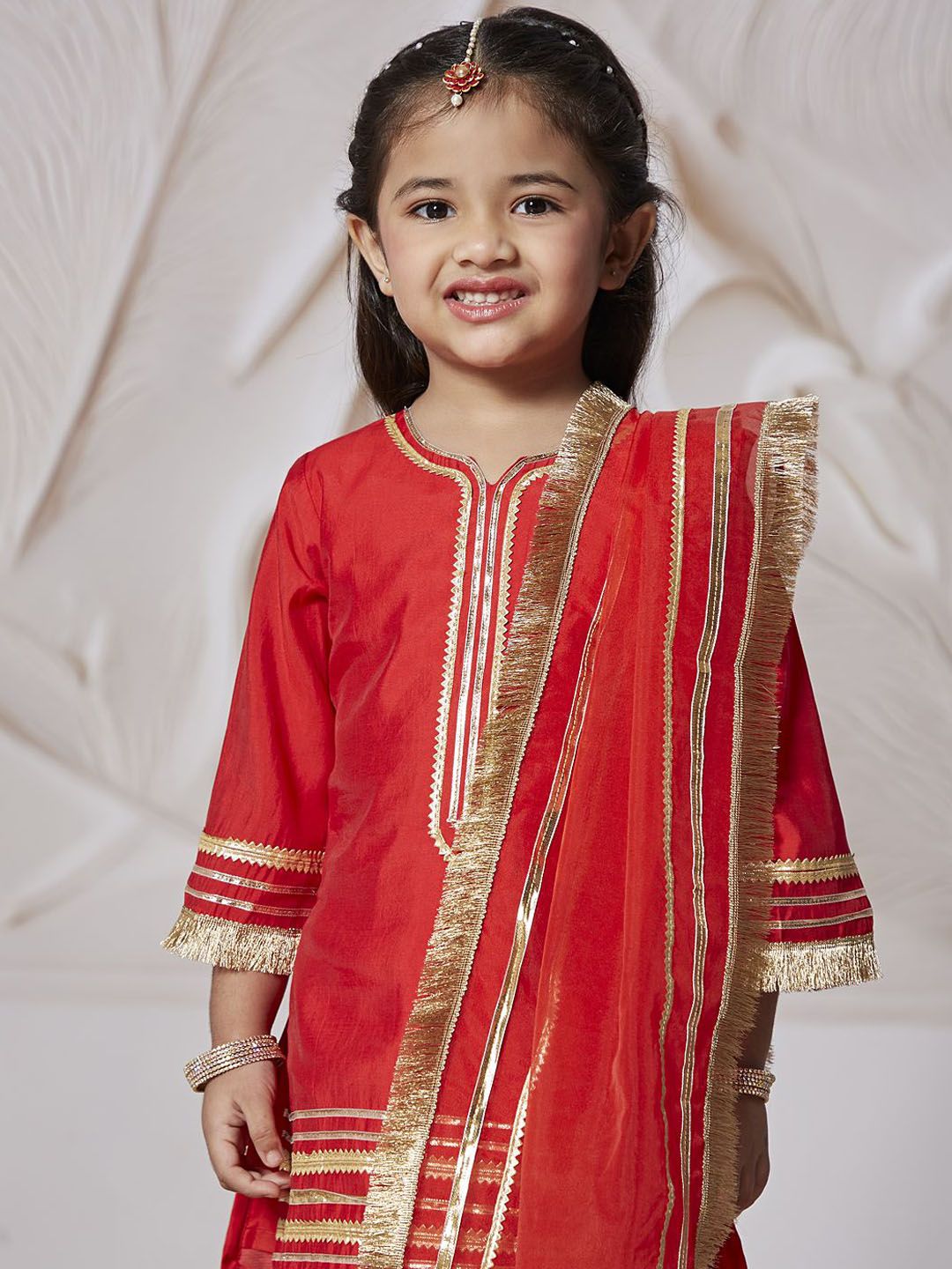 VASTRAMAY Girls Geometric Yoke Design Regular Kurta With Trouser With Dupatta