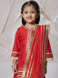 VASTRAMAY Girls Geometric Yoke Design Regular Kurta With Trouser With Dupatta