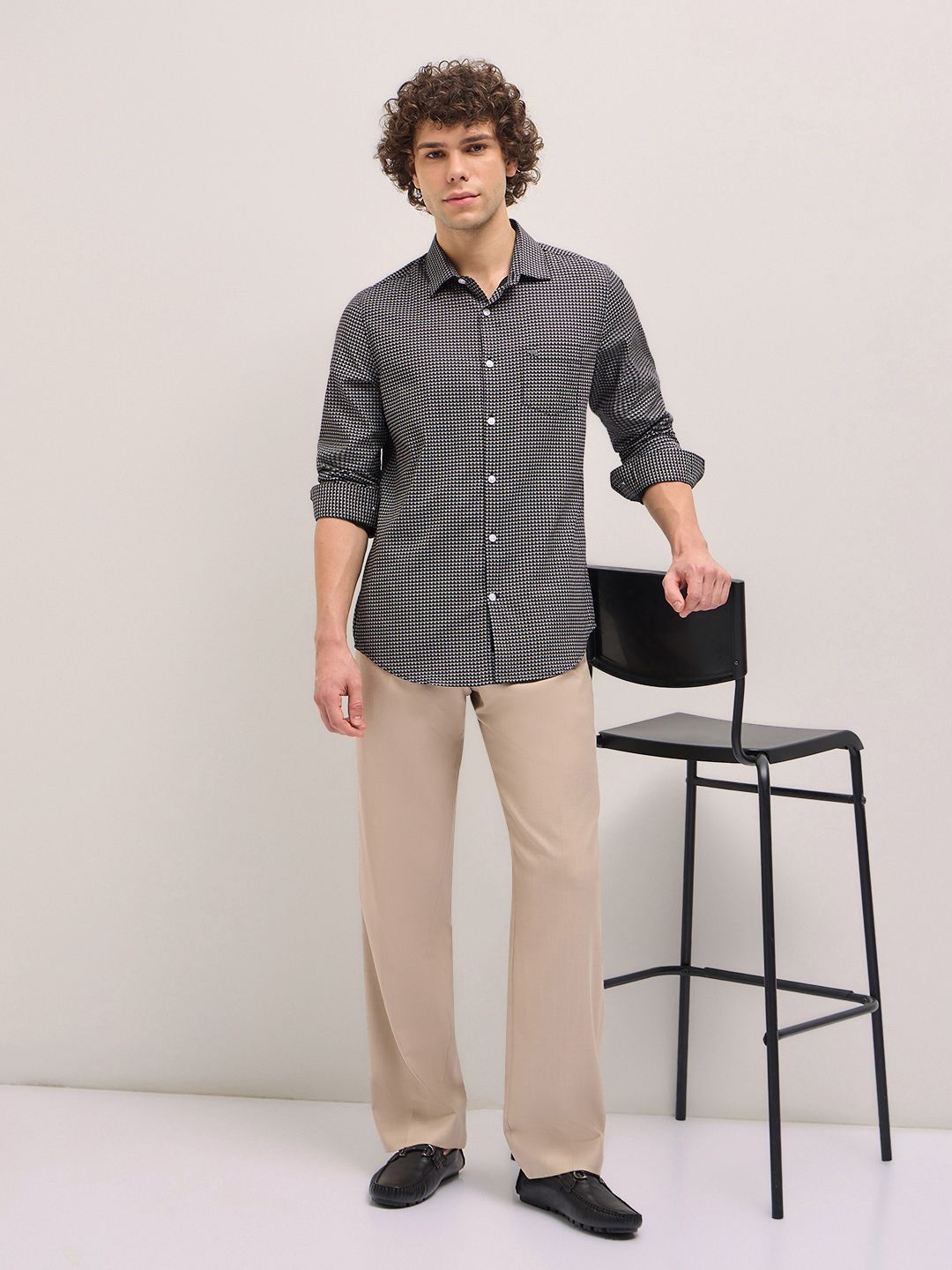 THE BEAR HOUSE Men Spread Collar Geometric Printed Cotton Tailored Fit Formal Shirt