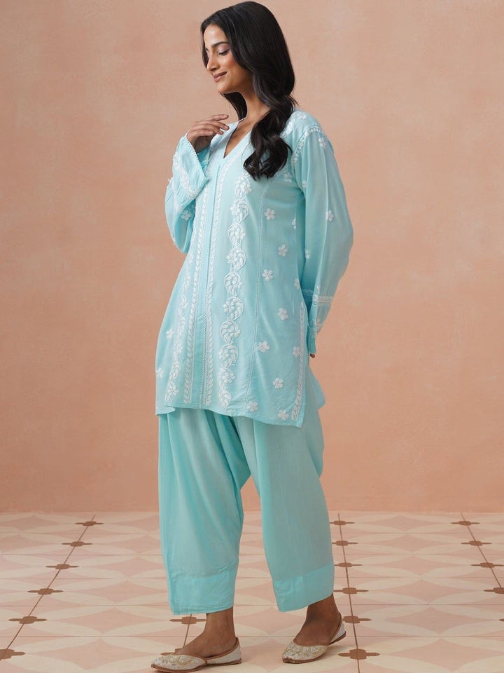 Rumah Chikankari Kurta Chikankari Biasa Wanita dengan Seluar