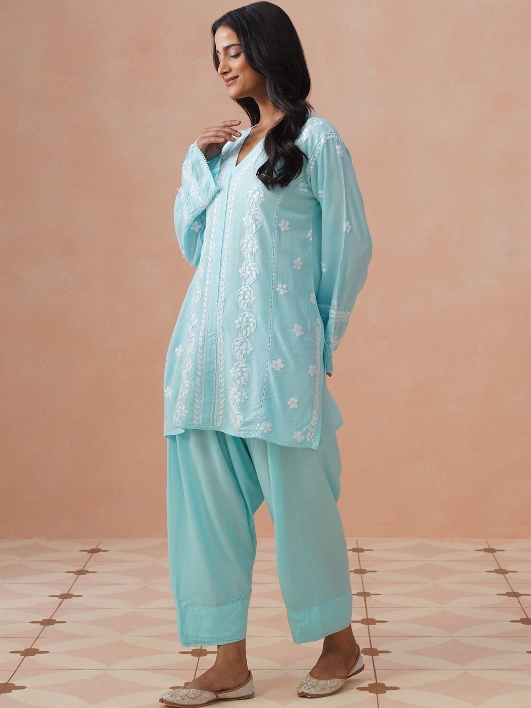 Rumah Chikankari Kurta Chikankari Biasa Wanita dengan Seluar