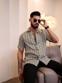 Baju Kasual Kapas Kolar Cuba Eszett Bercetak Abstrak
