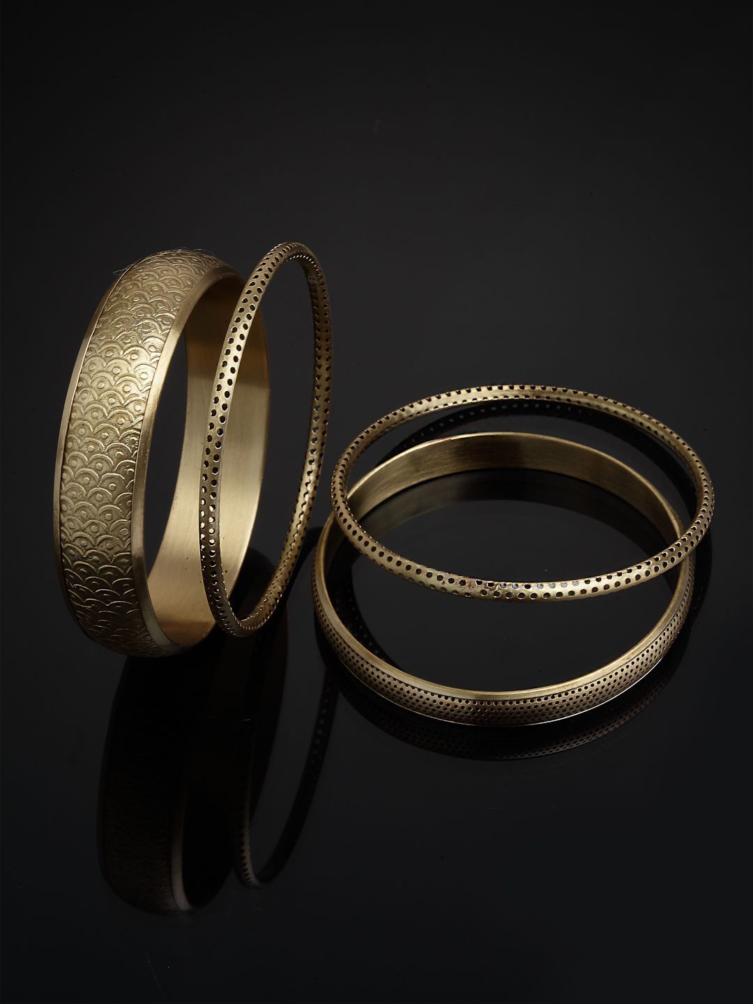 Anouk Set Of 4 Gold Plated Bangles