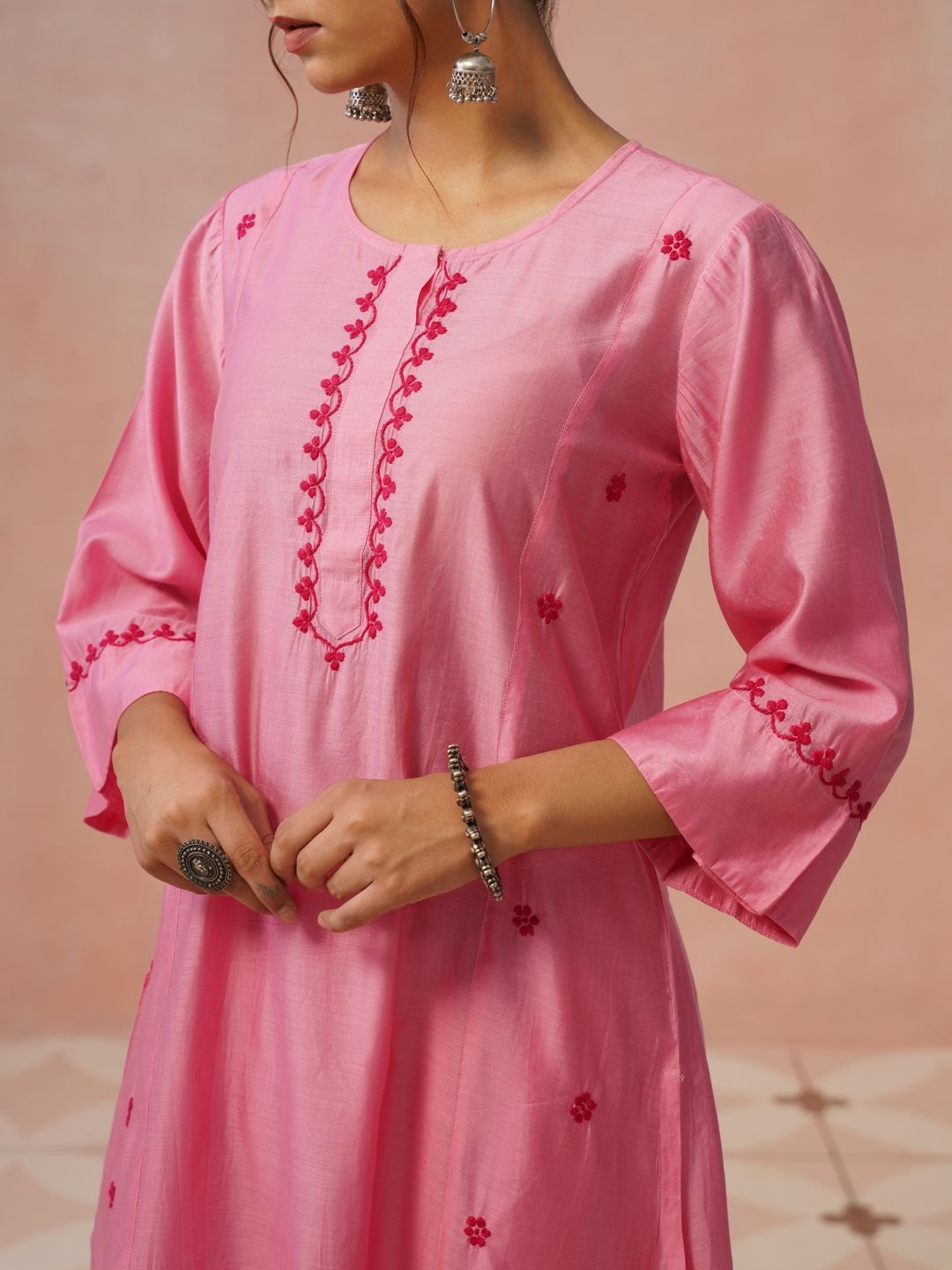 Rumah Chikankari Kurta Chikankari Biasa Wanita dengan Seluar